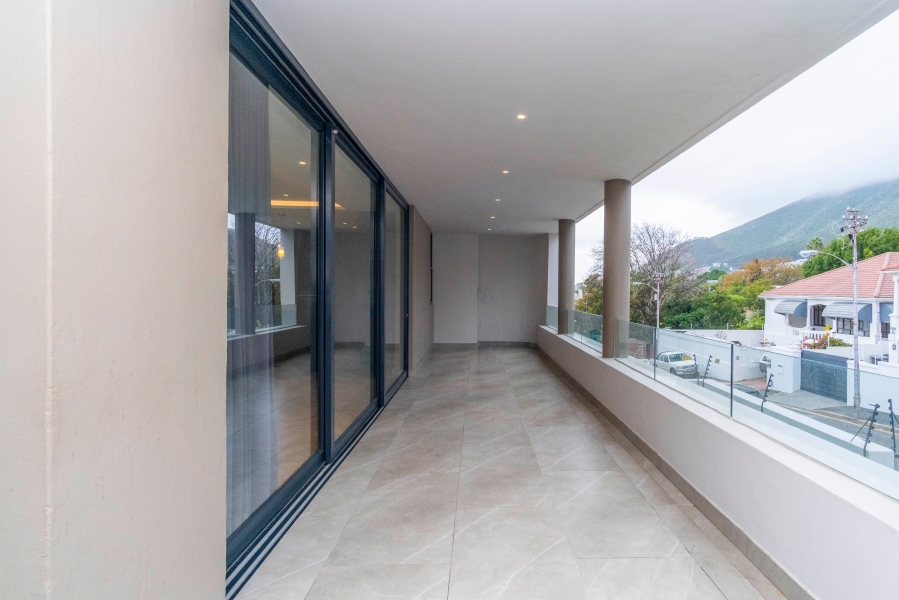To Let 2 Bedroom Property for Rent in Fresnaye Western Cape